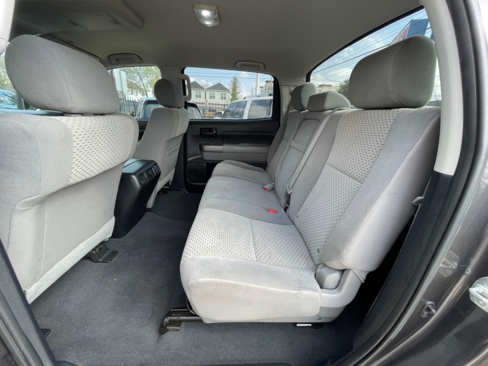 2012 Gray /Silver Toyota Tundra (5TFEY5F17CX) , located at 1501 West 15th St., Houston, 77008, (713) 869-2925, 29.797941, -95.411789 - Photo #5